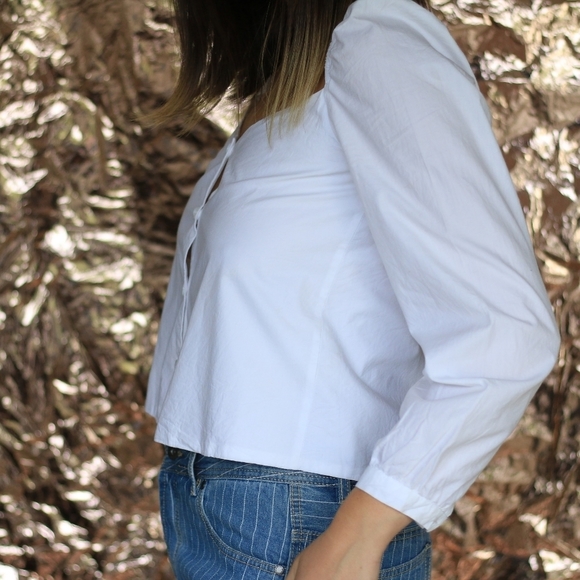 ZARA Heart neckline puff sleeve button up - Picture 4 of 7